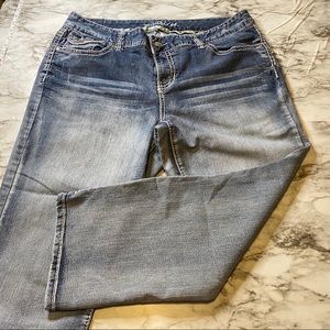 Maurices Pants & Jumpsuits - Maurice’s Plus Size Capri Jeans Maurices Pants & Jumpsuits - Maurice’s Plus Size Capri Jeans